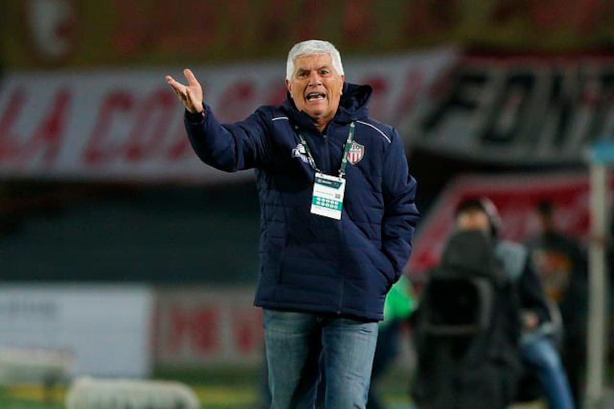 Julio Comesaña renunció a la dirección técnica del Colón de Argentina