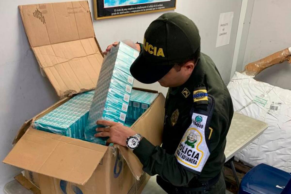 Policía incauta medicina de contrabando