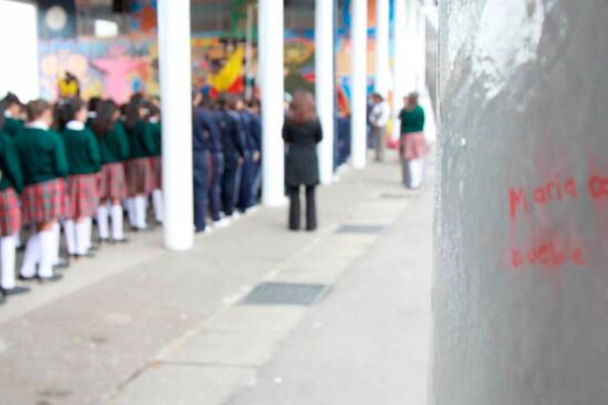 1.700 niños en Medellín no pueden recibir clases por amenazas al colegio