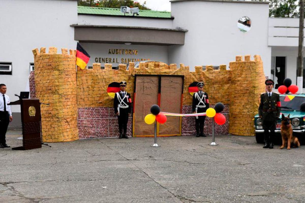 Polémica por uso de símbolos nazis en Escuela de Policía en Tuluá