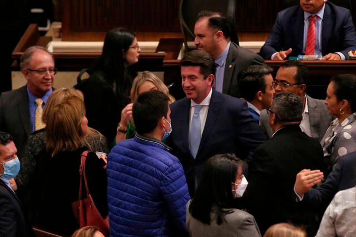 Se hunde la moción de censura contra el ministro Diego Molano