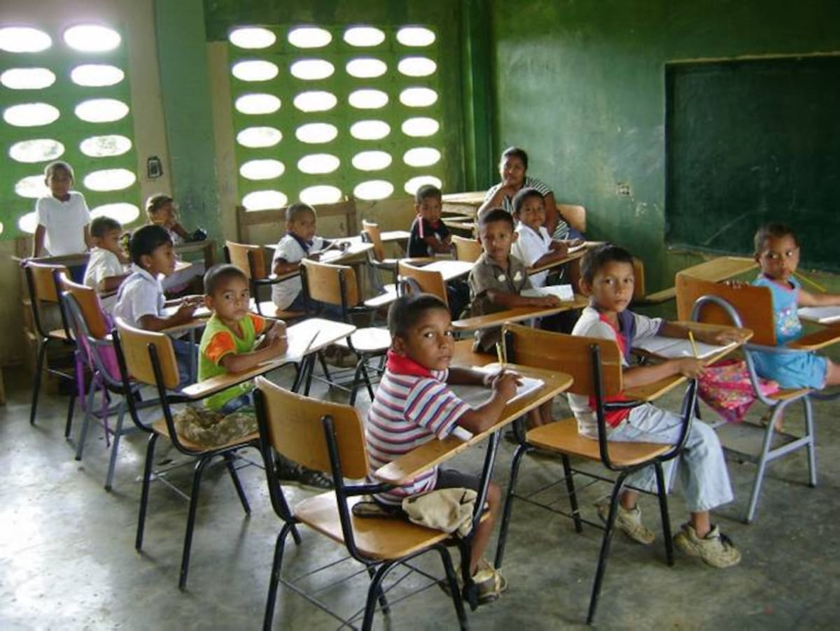 Los niños de la vereda San Matías en Puerto Libertador siguen esperando a los docentes para empezar el calendario académico del 2012. CORTESÍA: NORA OVIEDO