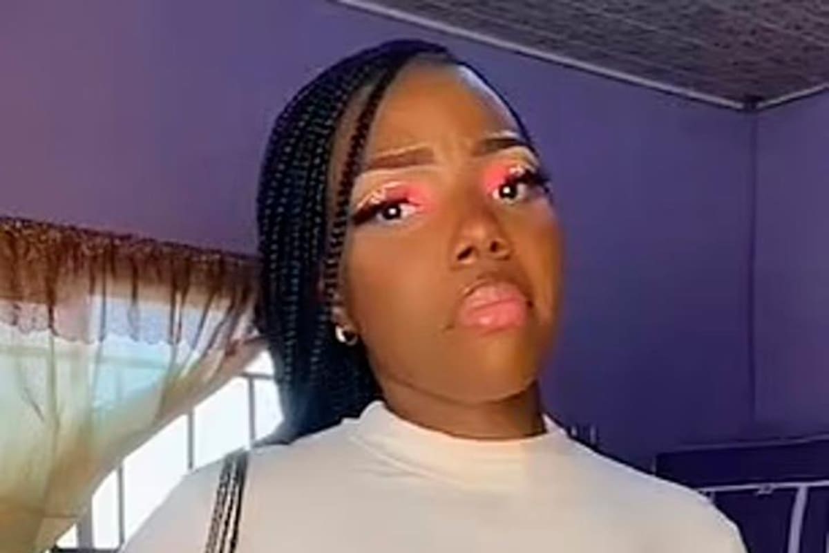 La tiktoker que se volvió famosa por su protuberante ombligo