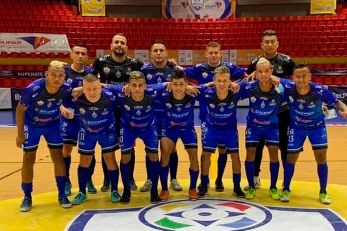 Visionarios derrotó a Tiburones en la Superliga de Microfútbol