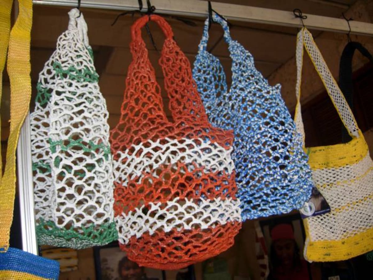 Los precios de las mochilas están entre 10 mil y 70 mil pesos.