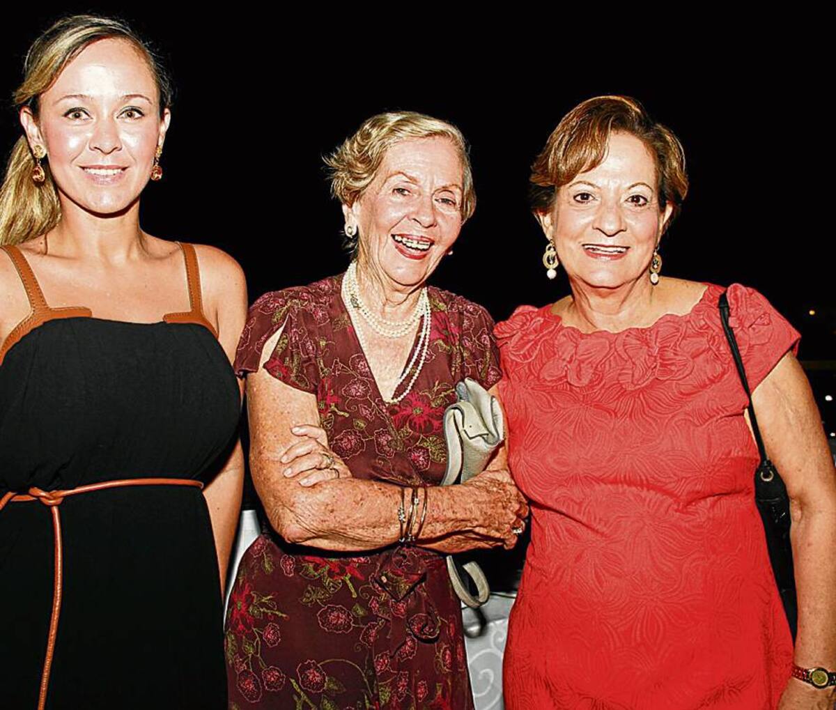 Julieta Vélez de Vergara, Yolanda Pupo de Mogollón y Dia-na de Lequerica.