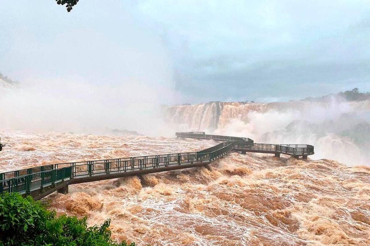 Cierran cataratas de Iguazú por caudal 10 veces mayor a lo habitual