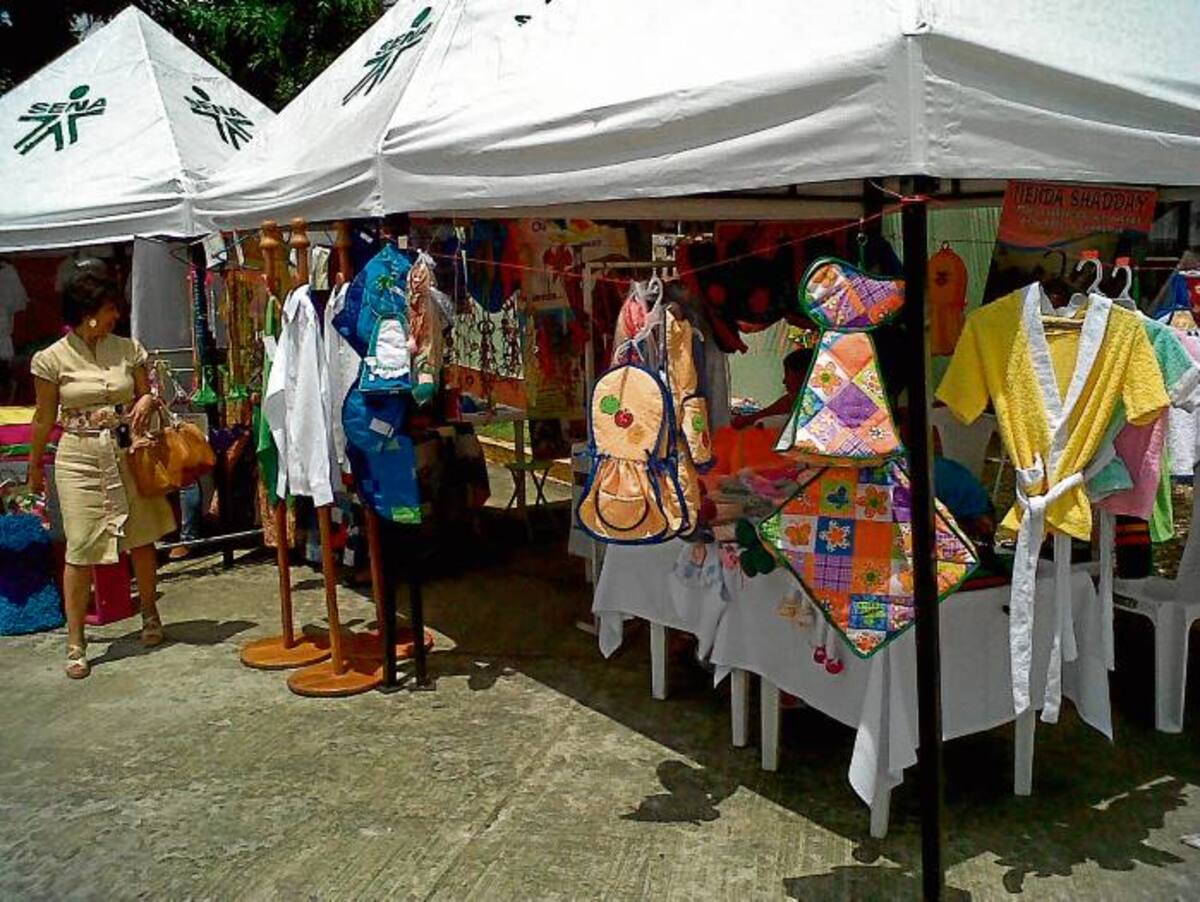 Una variada muestra de emprendimiento empresarial hubo en la feria del empleo e innovación.