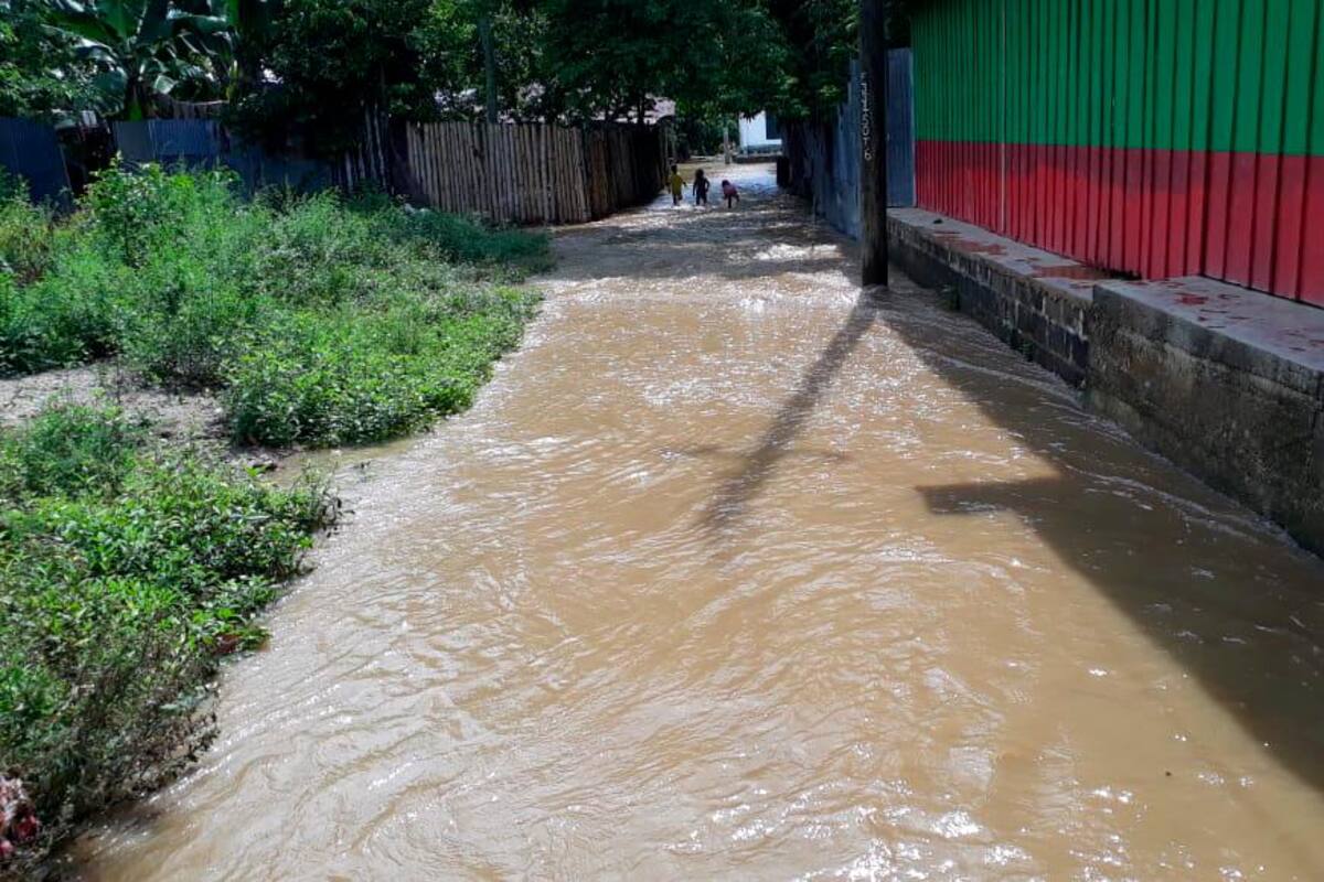 Graves inundaciones en la zona rural de Montecristo