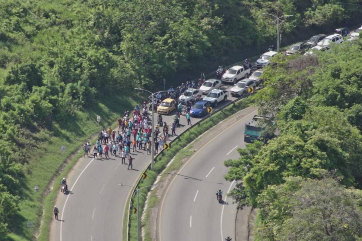 Turbaco se moviliza: Ciudadanos persisten en protestas contra el cobro de peaje
