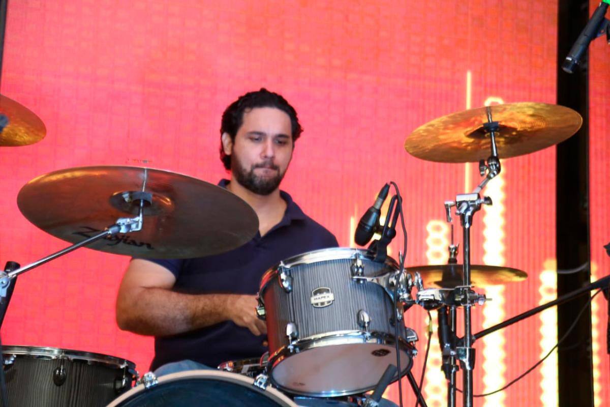 Luis Paz Lujan, de la banda de Eduardo Jasbón, fue uno de los protagonistas en el concierto de lanzamiento.