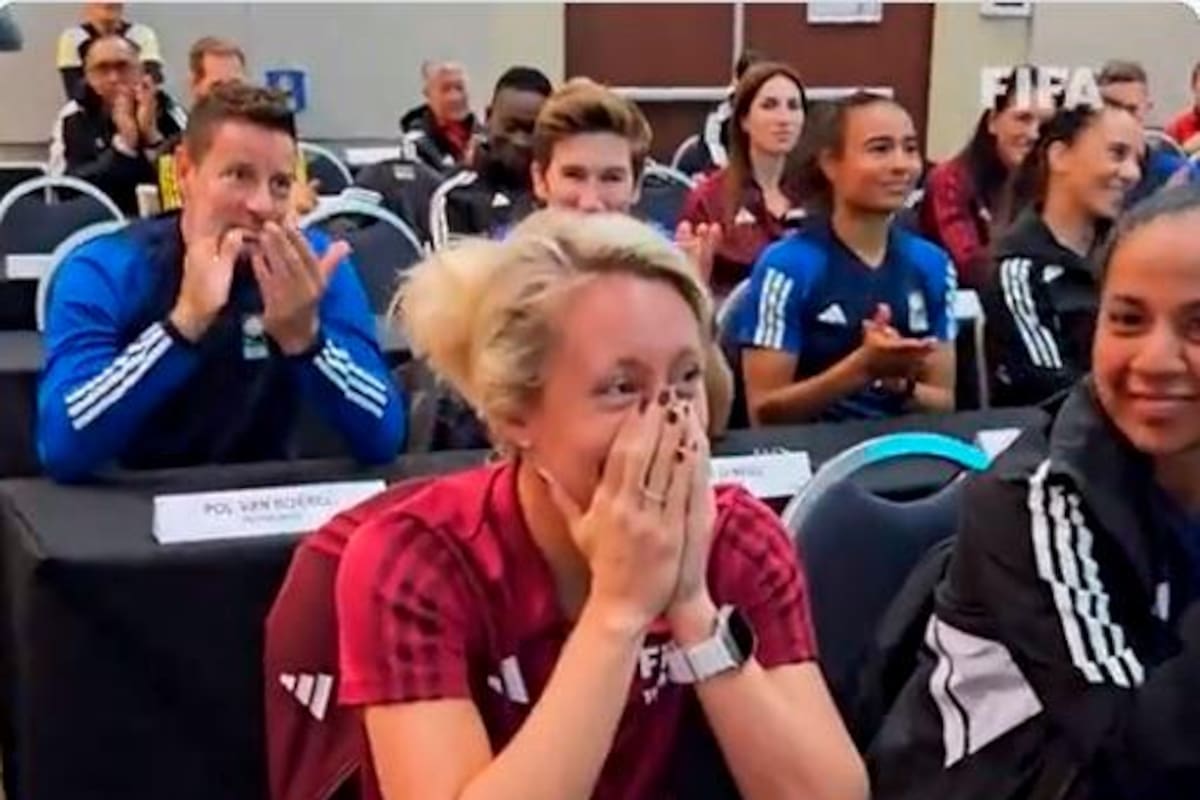Video: se entera que va a pitar la final del Mundial y llora de la emoción