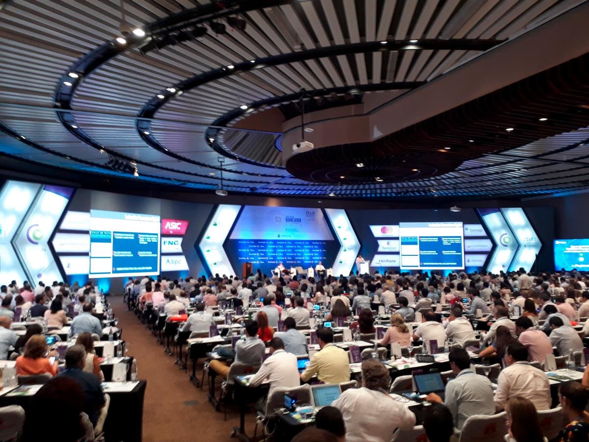 En la versión 2021 de la Convención Bancaria se vuelve a la presencialidad e incluso podrá haber aforo completo. Los asistentes deberán portar su carnet de vacunación o certificado digital de vacunación. //ARCHIVO