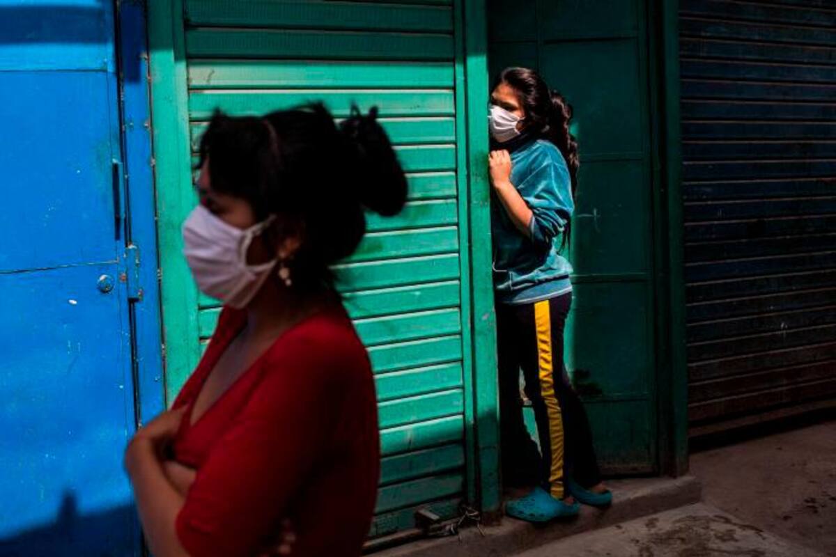 Perú interviene mercados al descubrir cientos de vendedores con COVID-19