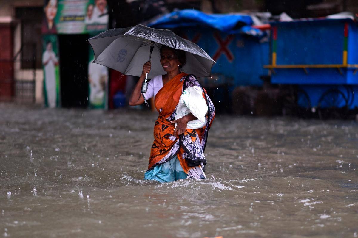 Fotos: muertos e inundaciones en India ante llegada del ciclón Michaung