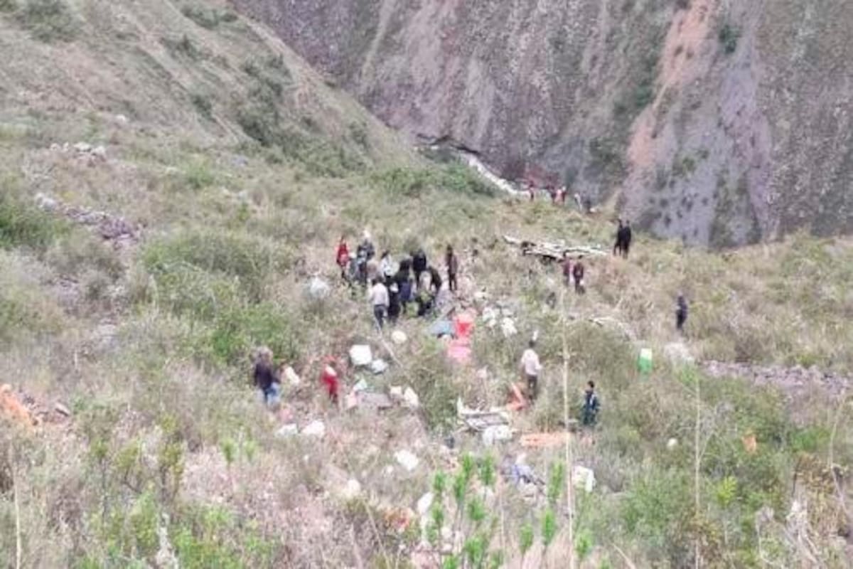 Autobús se cayó a un abismo en Perú: hay 20 personas muertas