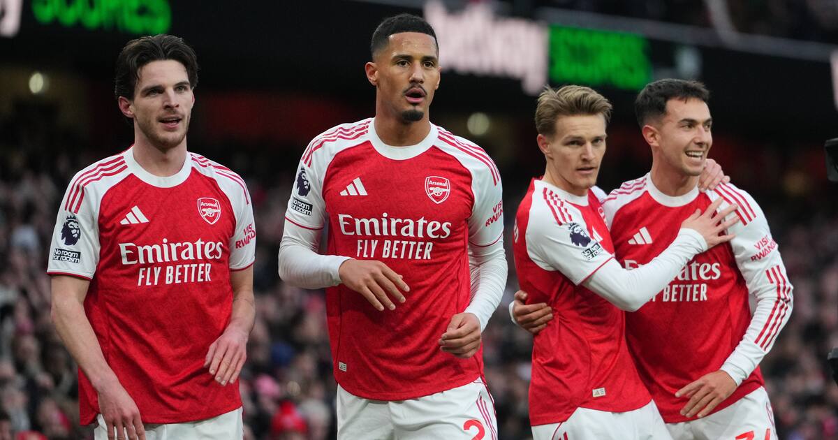 Arsenal salva el liderato en la Premier League: vea los goles del triunfo