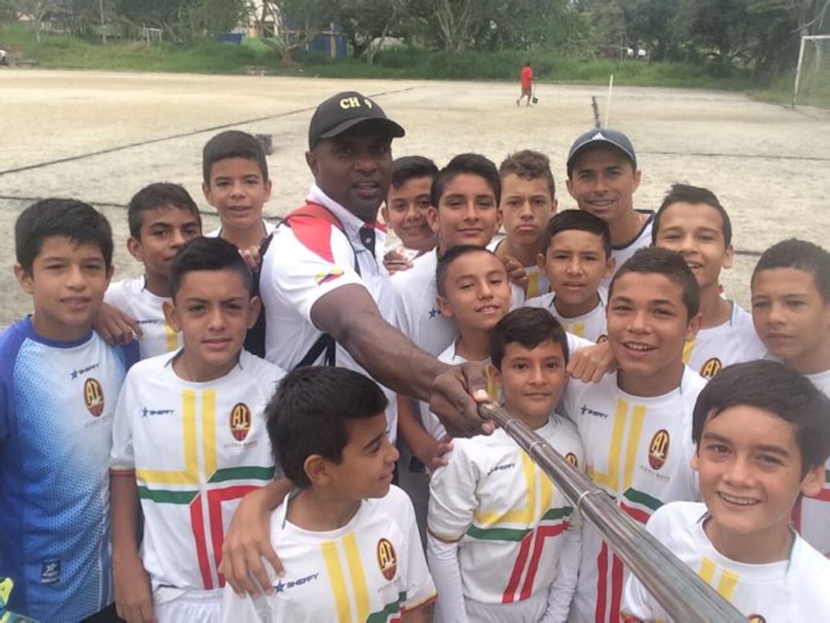 Iván 'El Champeta' Velásquez ahora es entrenador de fútbol. Cortesía.