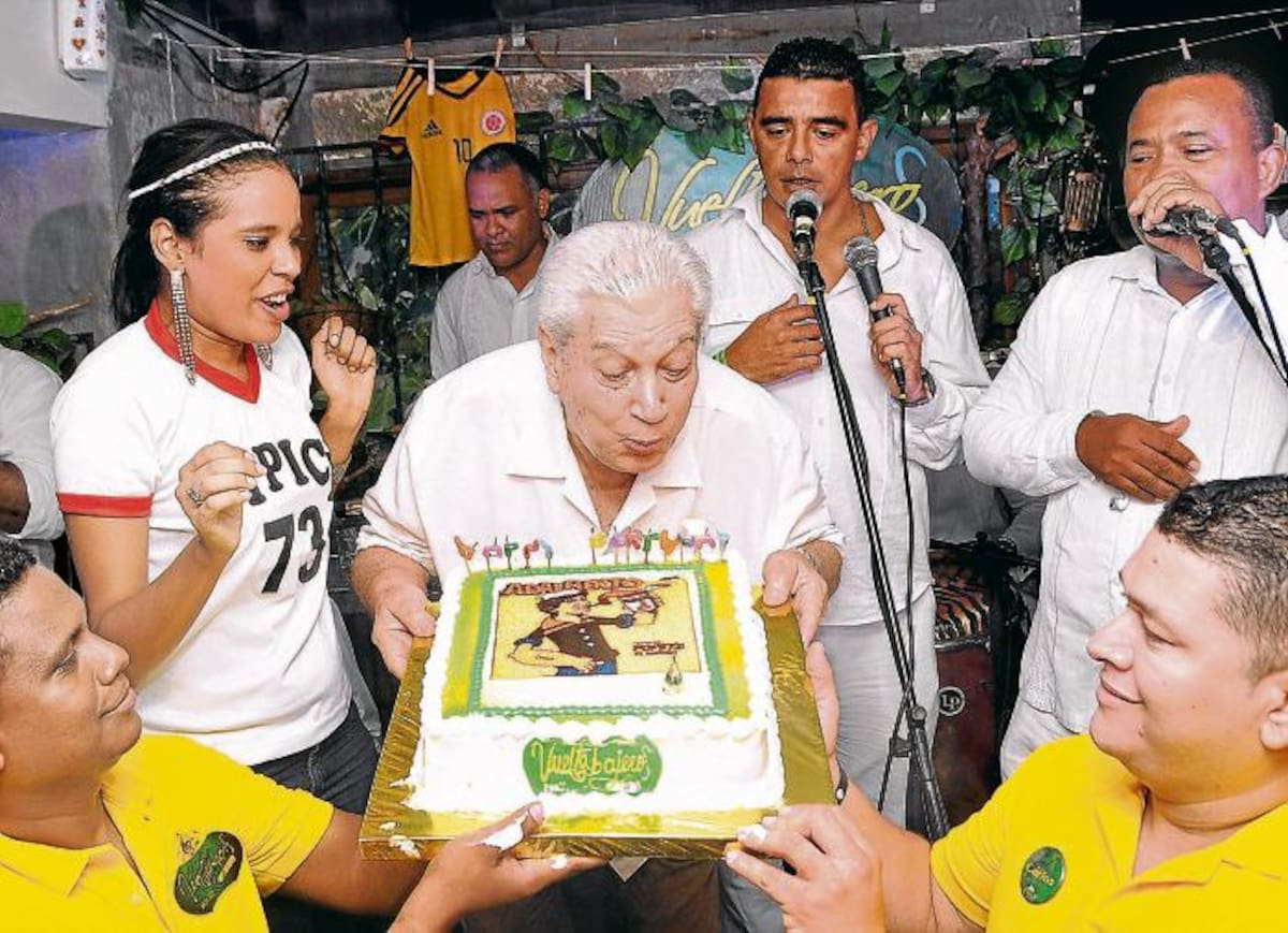 El cantante Adalberto Santiago en su concierto en Cartagena, celebró sus 76 años. CORTESÍA/ANTONIO ALCALÁ