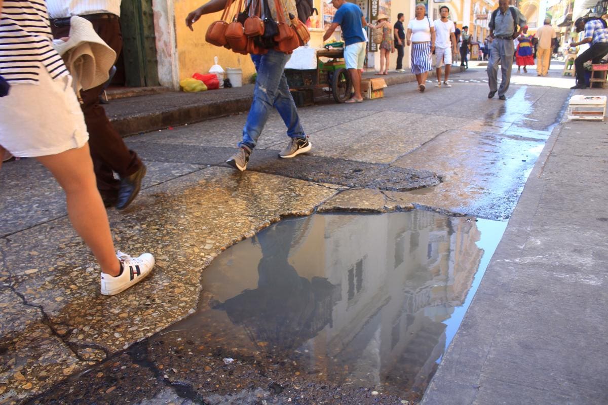 ¿Por qué el Centro Histórico de Cartagena huele tan mal?