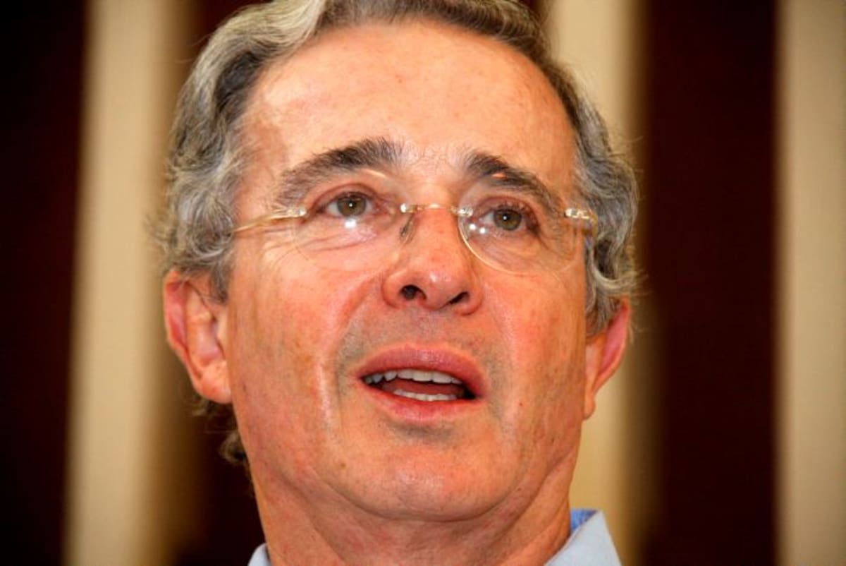 El apoderado de Álvaro Uribe, radicó una queja disciplinaria contra Yahir Acuña Dagoberto Cabarcas