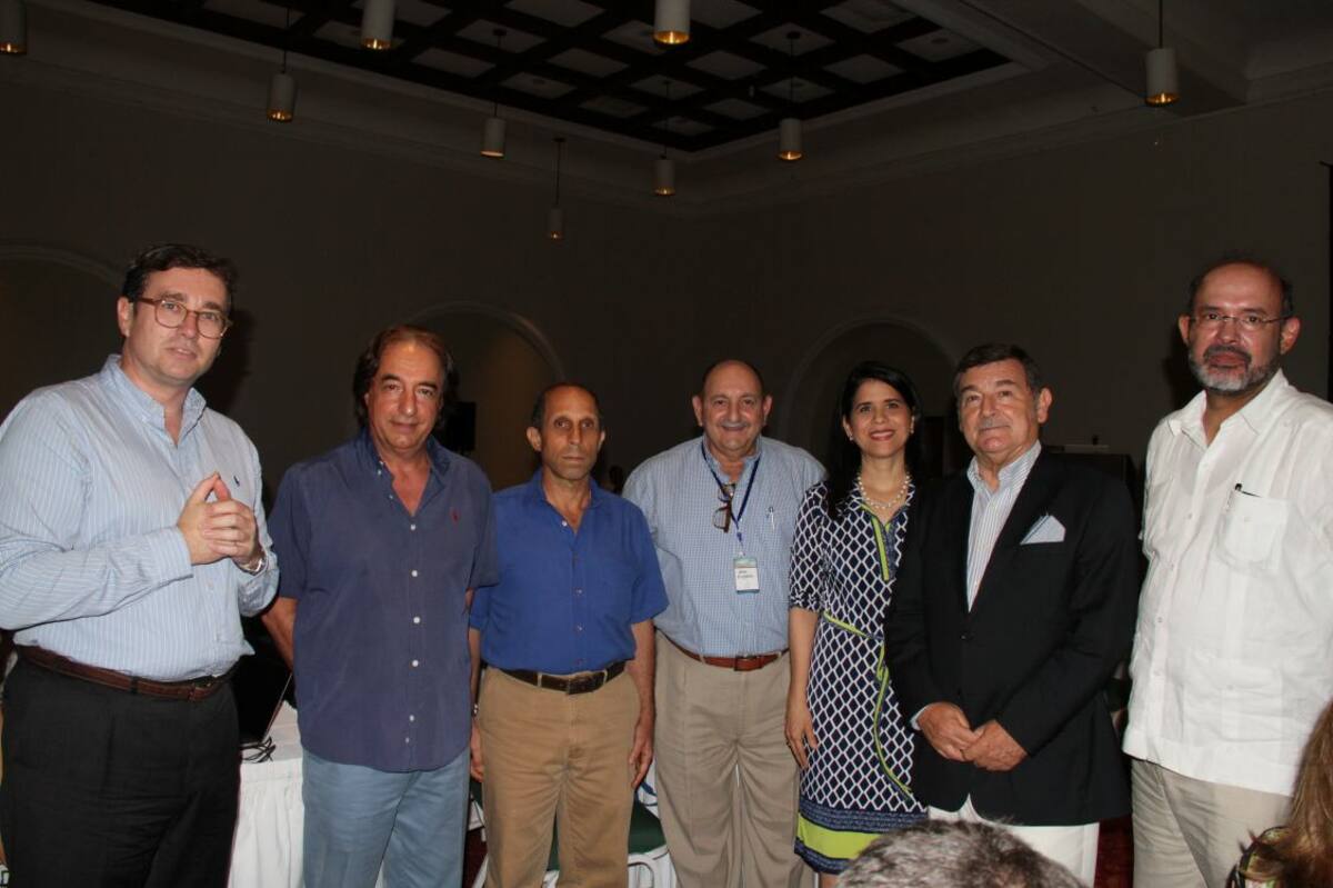 Gonzalo Stampa, Gerardo Rumié, Juan Carlos Chaljub, José Kapaz, Julia Eva Pretelt, José Fernández y Francisco Ricaurte.