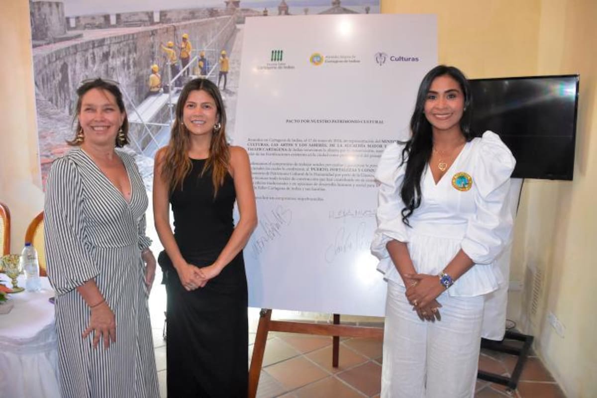Firma del Contrato de Comodato de las fortificaciones