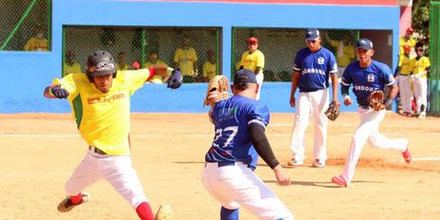 Bolívar se adjudicó las dos primeras victorias del Nacional de Sóftbol Sub 23