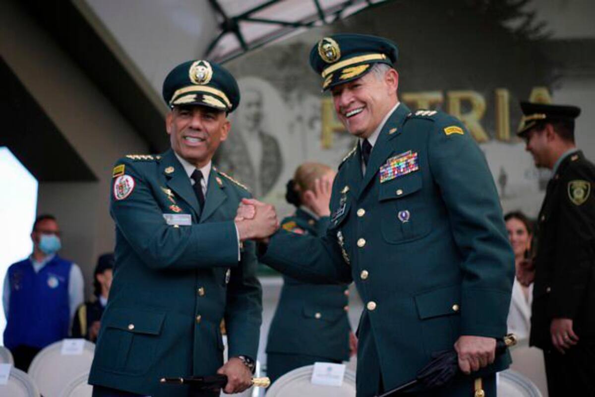 Los soldados no somos enemigos de la paz: general Zapateiro en su despedida