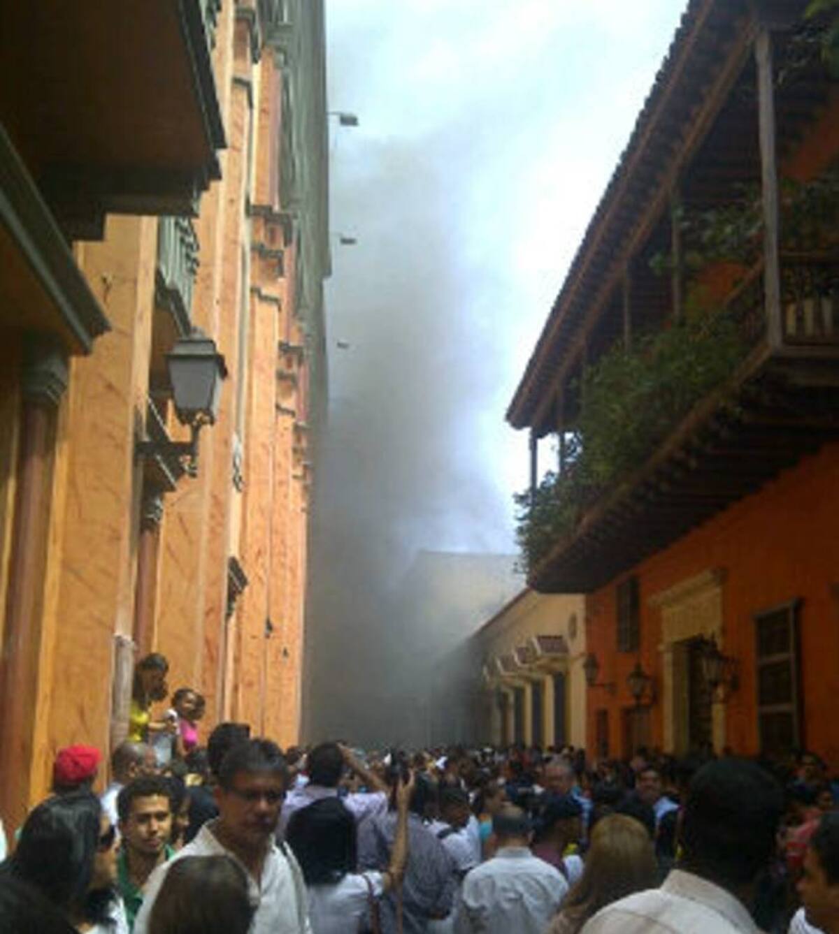 Incendio en el edificio Ganem. CORTESÍA LUIS MESTRA