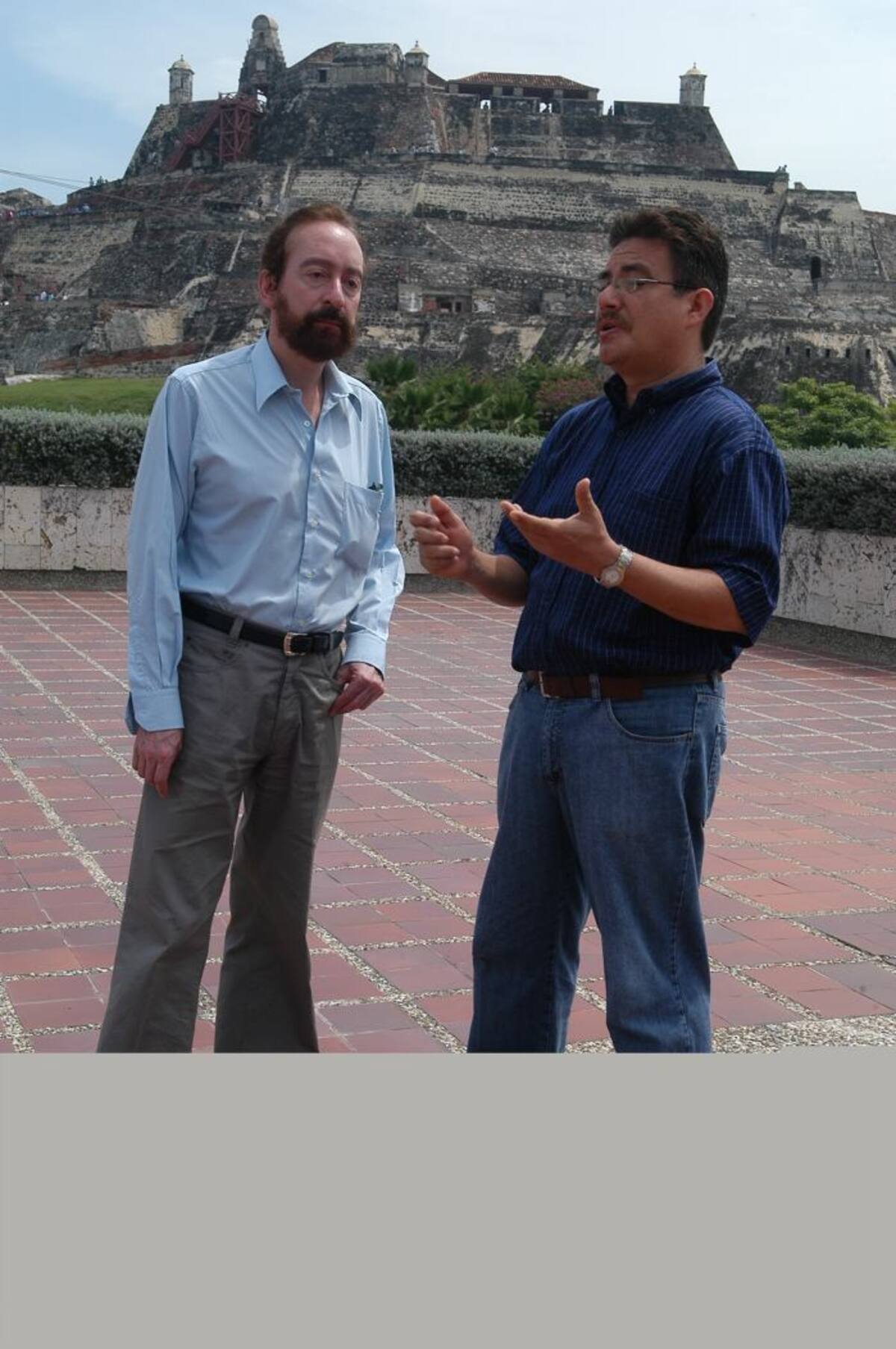 Gonzalo Márquez Cristo entrevistado por Gustavo Tatis en El Universal. Zenia Valdelamar-El Universal