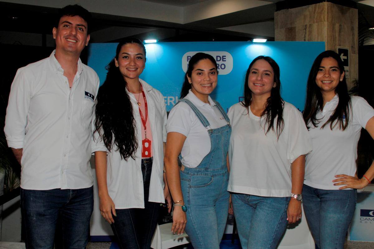 José Urrego, Viviana Vásquez, Indira Carrasquilla, Angélica Salas y Paola Rojas.