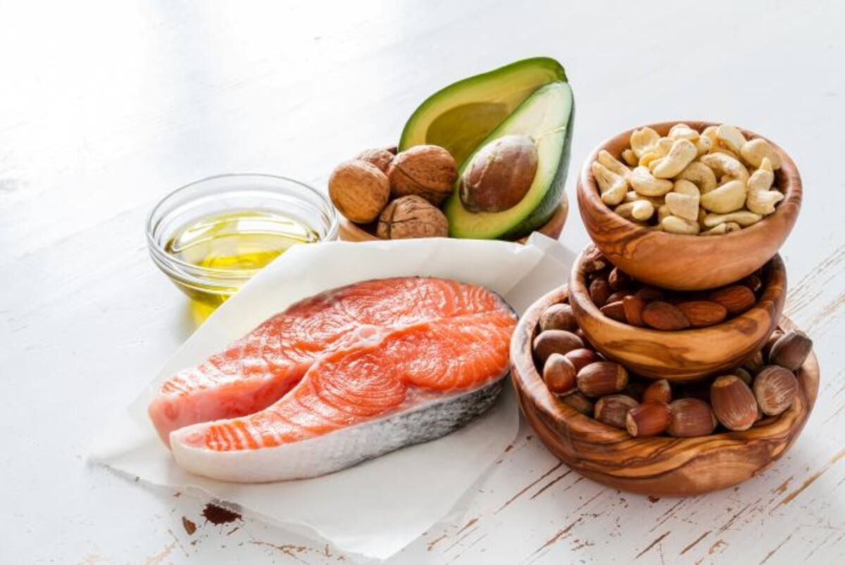 Salmón, carne recomendada junto al pescado y carnes blancas 123RF