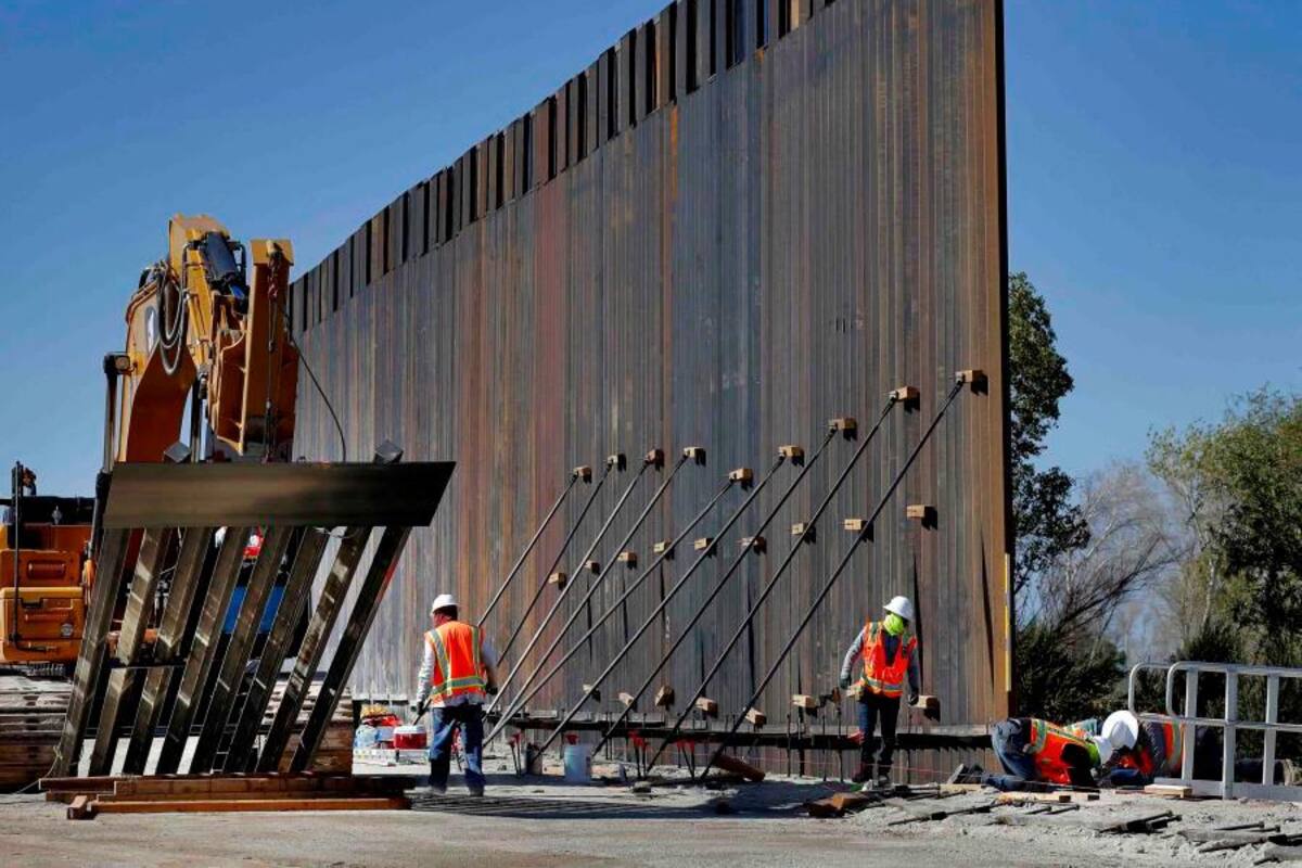 Trump desviaría 7.200 millones de dólares del Pentágono para el muro con México