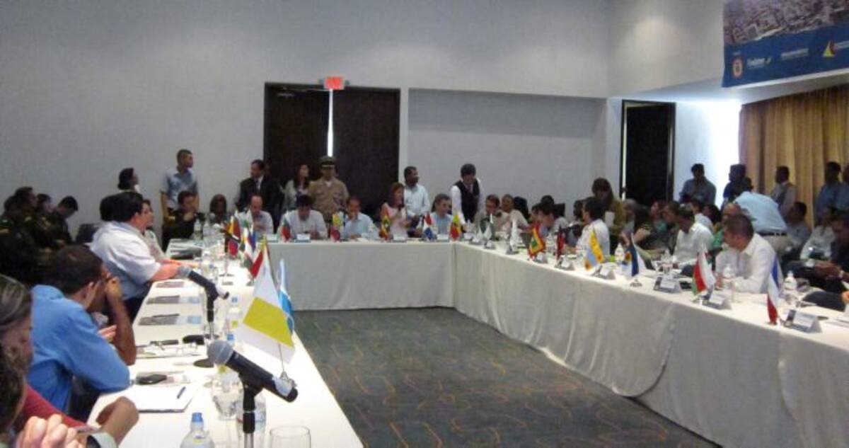 En un conceso general de parte de los 24 alcaldes que asisten a la V Cumbre de Ciudades Capitales se volvió el tema de seguridad para sus urbes. EL UNIVERSAL