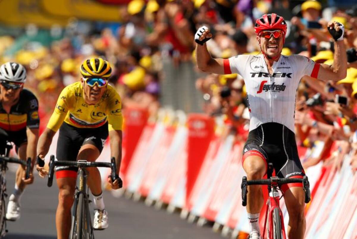 El ciclista alemán se quedó con el triunfo superando al líder, Greg Van Avermaet. AP Peter Dejong