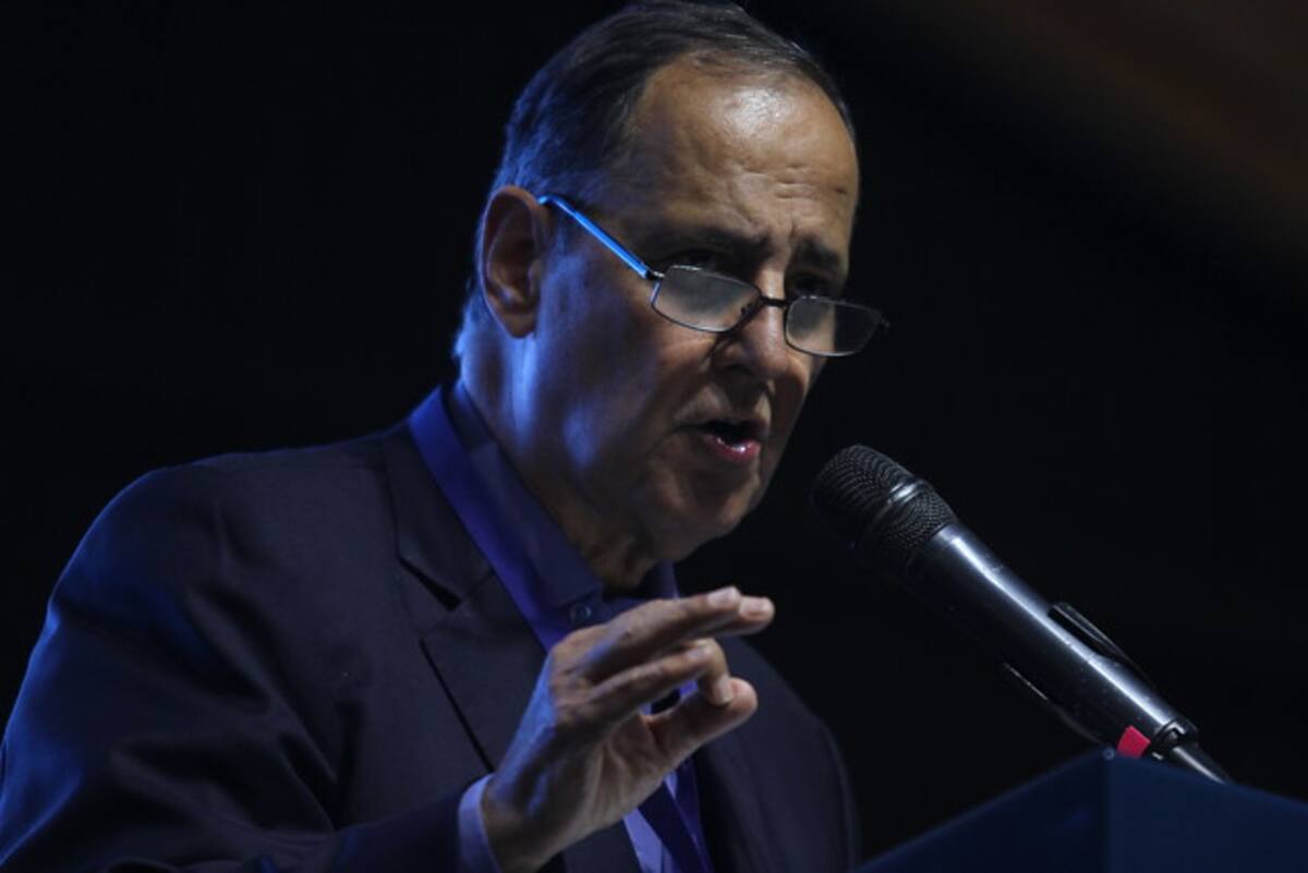 Juan Camilo Restrepo, Jefe Negociador del Gobierno, con el ELN Colprensa