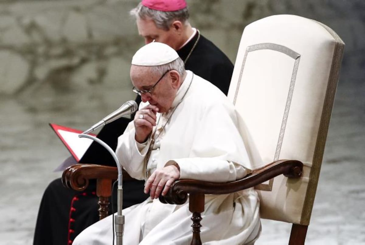 La nota oficial recalca que "la Santa Sede condena inequívocamente el abuso sexual de menores" y subraya que "las víctimas deben saber que el papa está de su parte". EFE