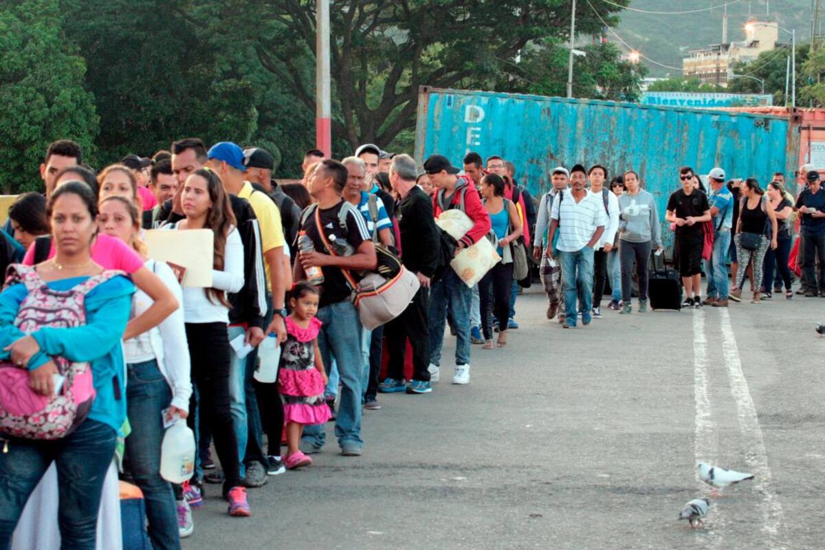 Ecuador pedirá visa a los venezolanos