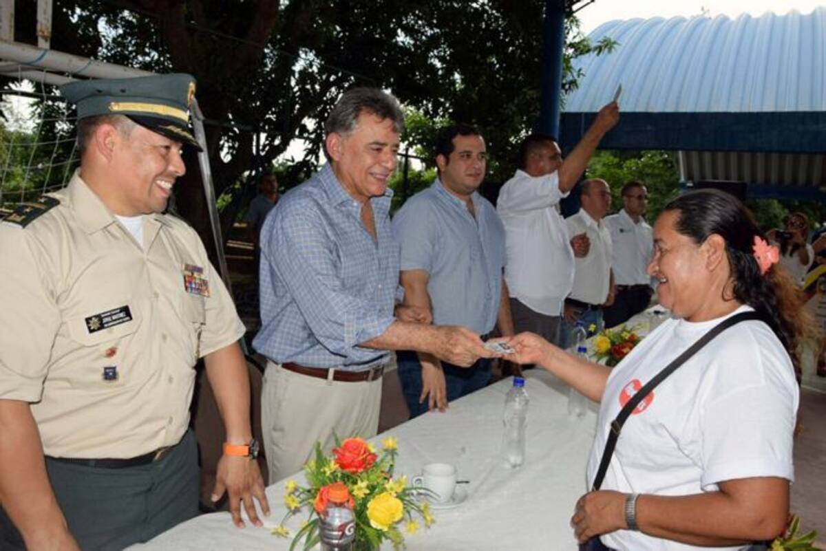 Así, el gobernador de Sucre, Édgar Martínez Romero, hizo un sentido reconocimiento a víctimas que han sufrido los estragos del conflicto armado. cortesia