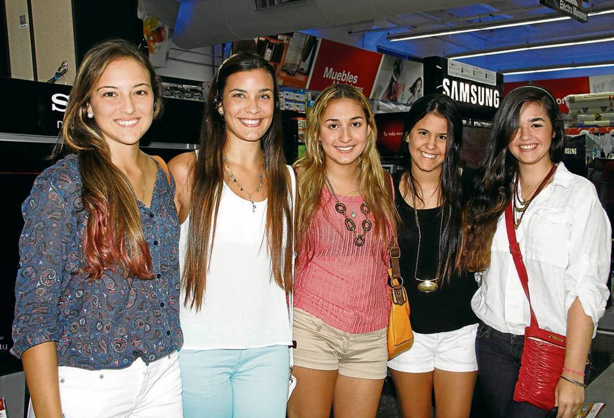 María Clara Campo, Susana Vélez, Marcela Montero, María Luisa Piñeres y Sofía Lecompte.