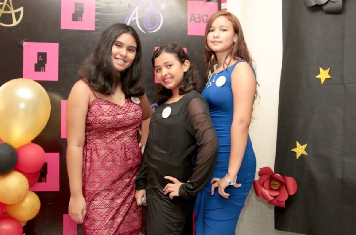 Pilar Larios, Susana Villarraga y Karol Roso.