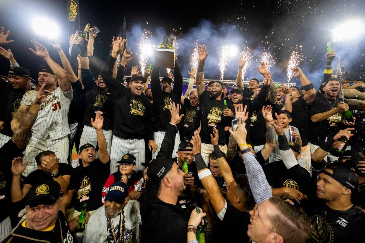 Leones del Caracas clasifica a la Serie del Caribe