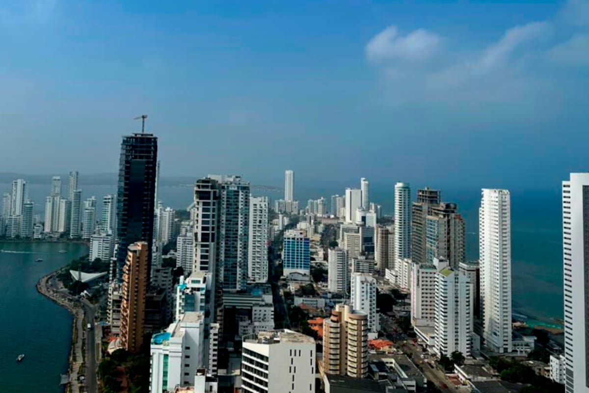 Polvo del desierto del Sahara nubla el cielo de Cartagena