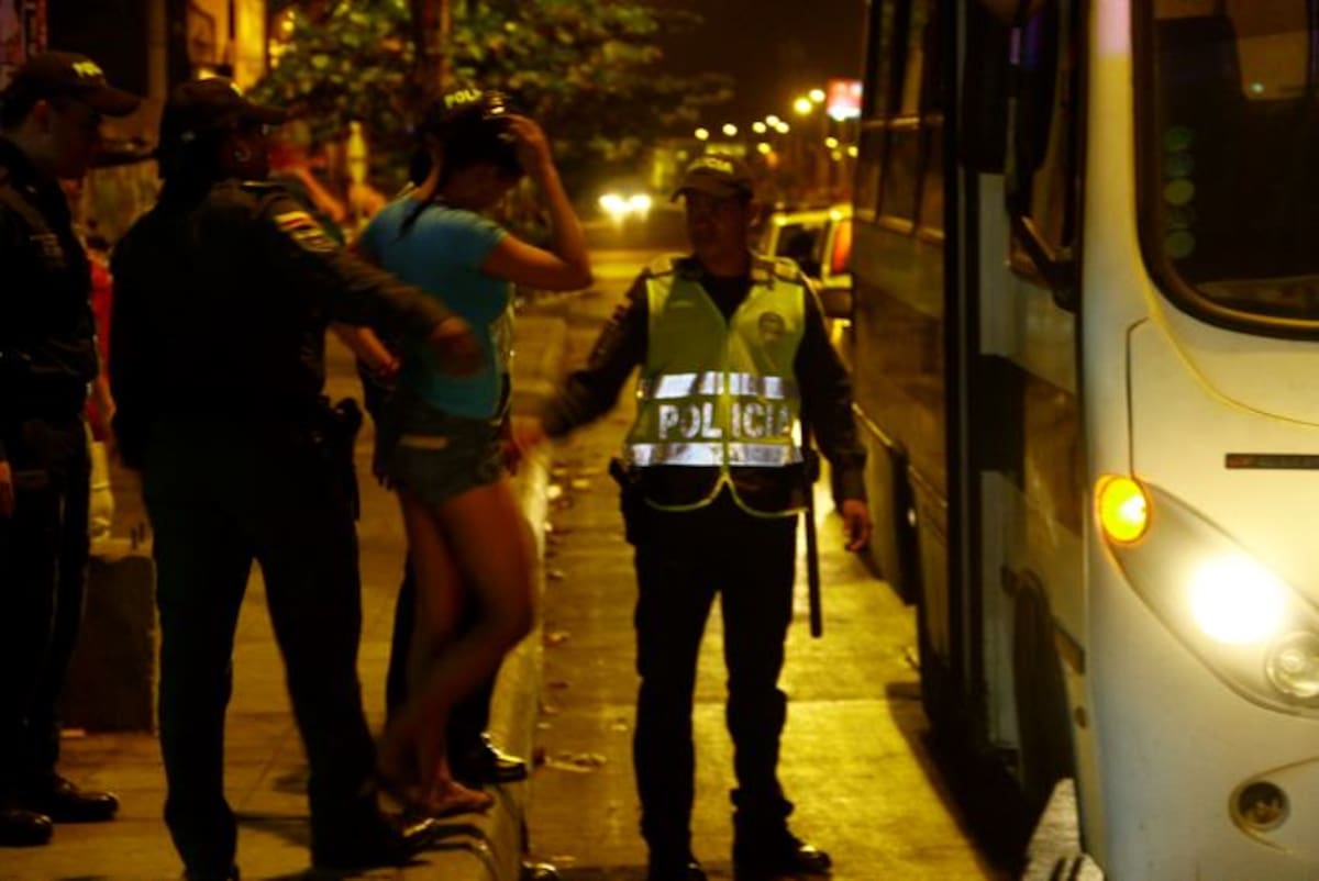 Los menores de edad no podrán estar sin un adulto responsable después de las 10 de la noche. ARCHIVO