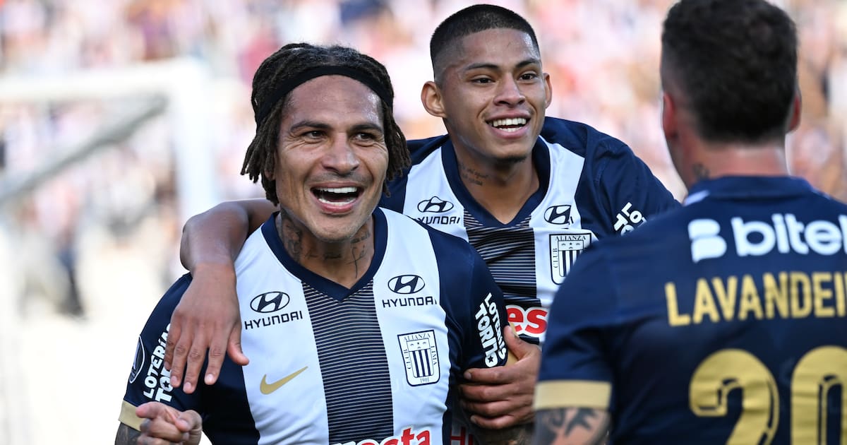 Paolo Guerrero seguirá jugando a los 42 años