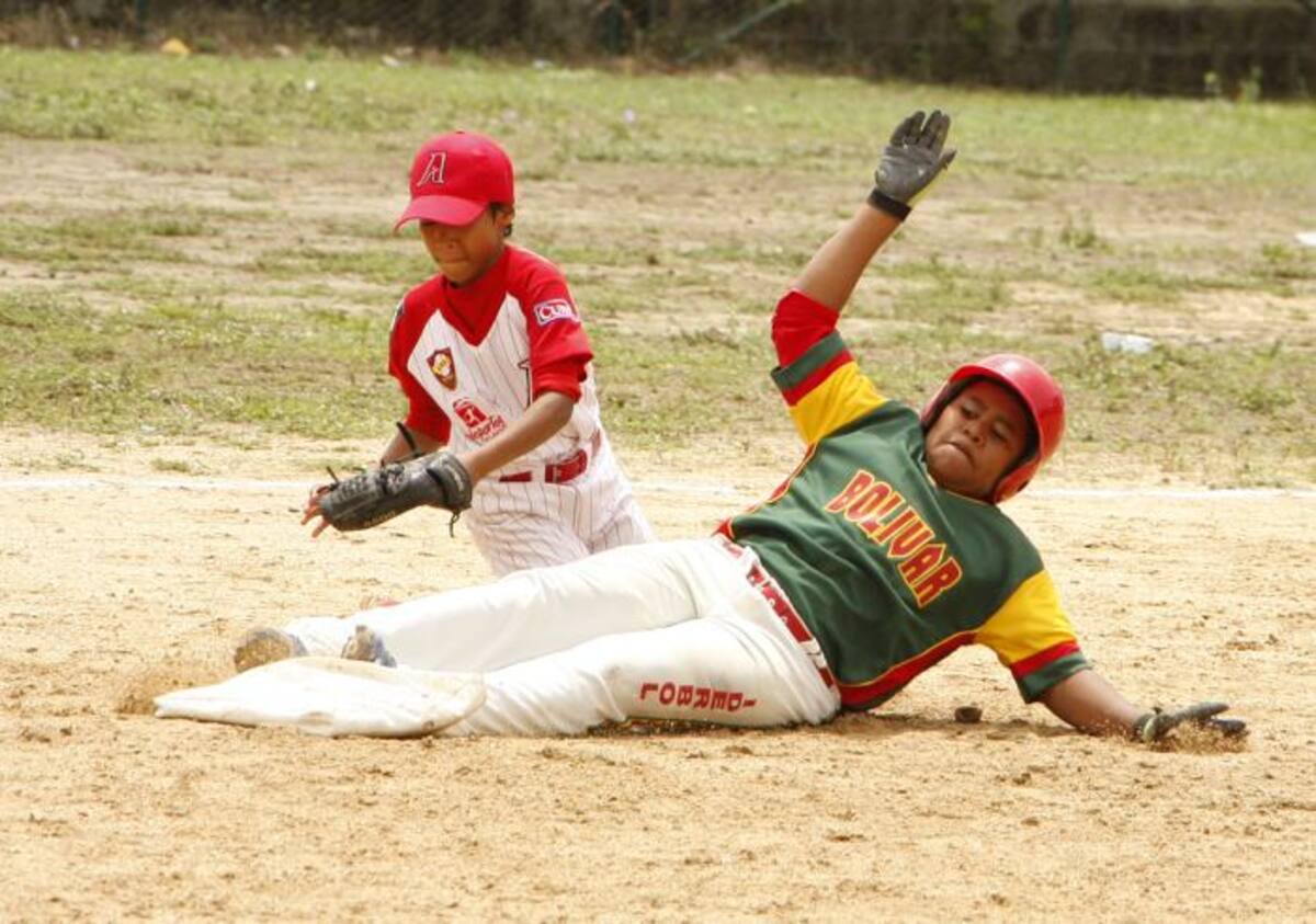 Ayer, Bolívar derrotó al equipo de Atlántico y ya ajusta tres triunfos en el XXXVI Campeonato Nacional de Béisbol Infantil. Foto: Manuel Santiago Pérez.