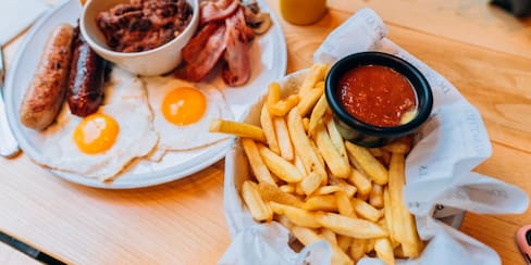 Revelan el mecanismo que vincula la dieta rica en grasas con el alzhéimer