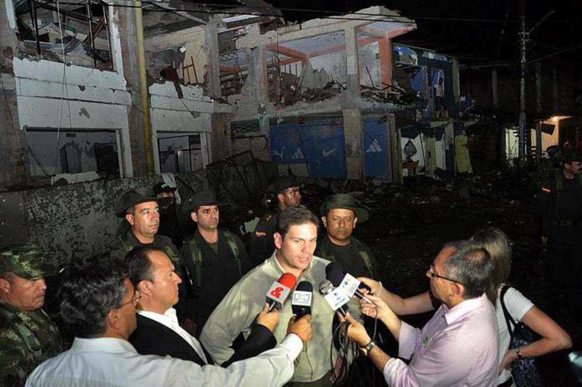 El ministro de Defensa, Juan Carlos Pinzón, en Tumaco.