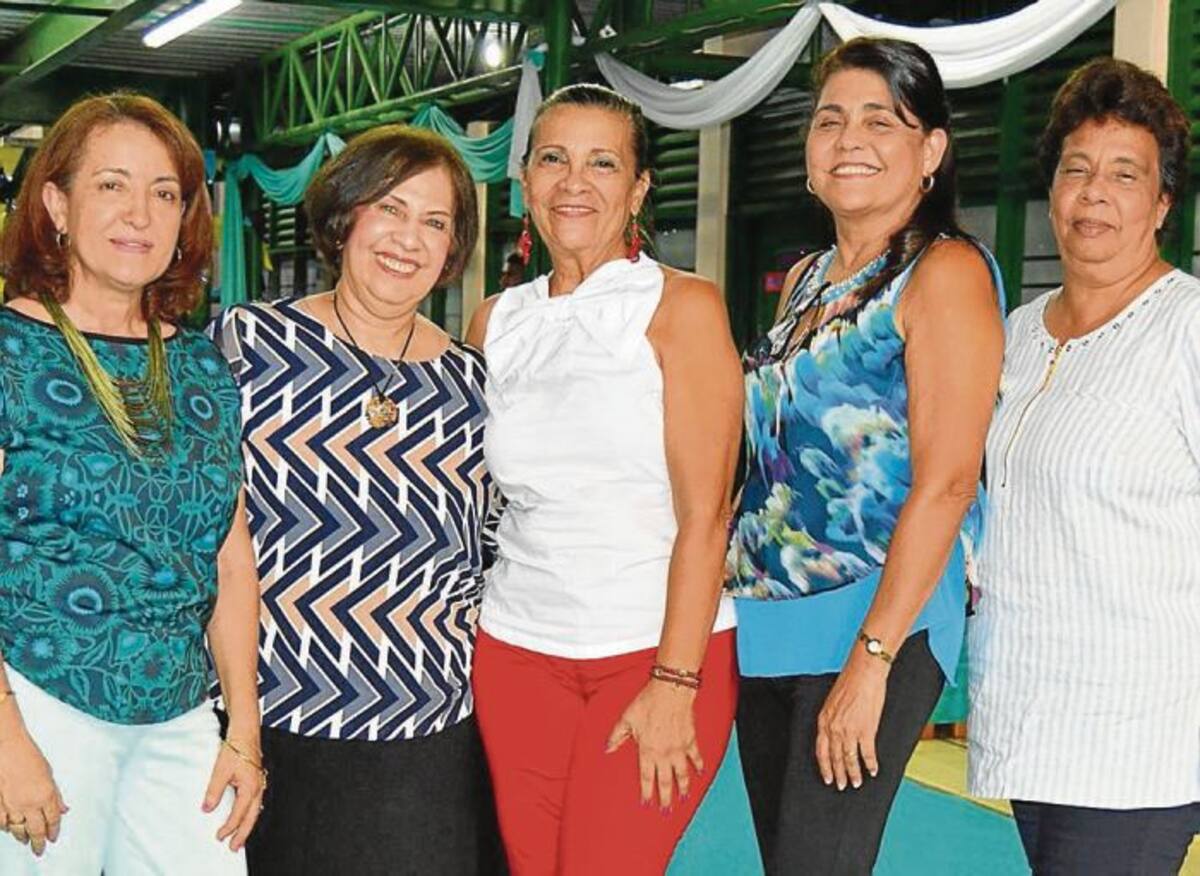 Luz Helena Serna, Edith de González, Orfelina Narváez, Elsy Leottau y Lourdes Álvarez. NAYIB GAVIRIA - EL UNIVERSAL